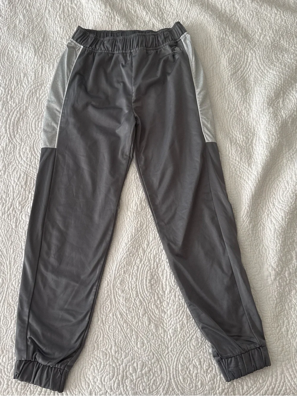 Body Glove Kids Two-Tone Silver and Gray Hooded track suit set
